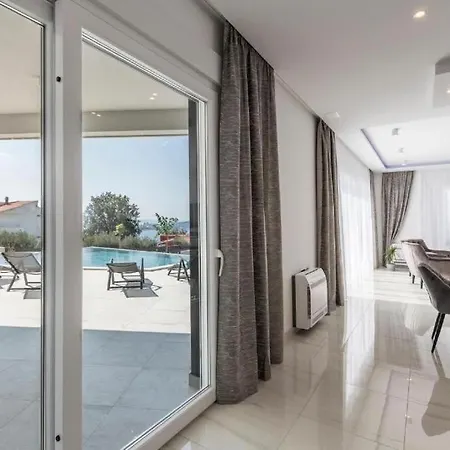 Cozy Exclusive Villa
